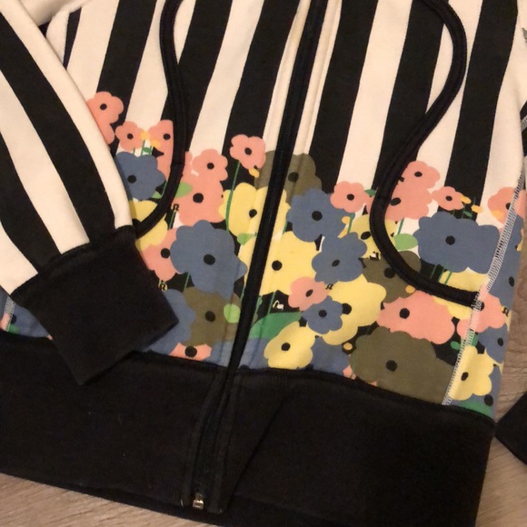 Children’s Lululemon hoodie - Picture 2 of 3